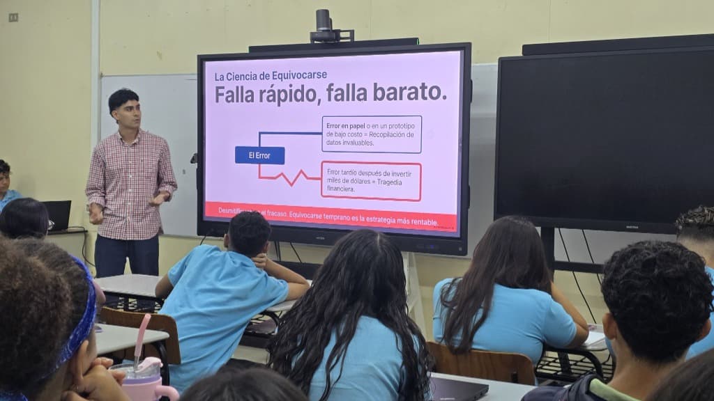 Taller en Colegio Científico de Puntarenas